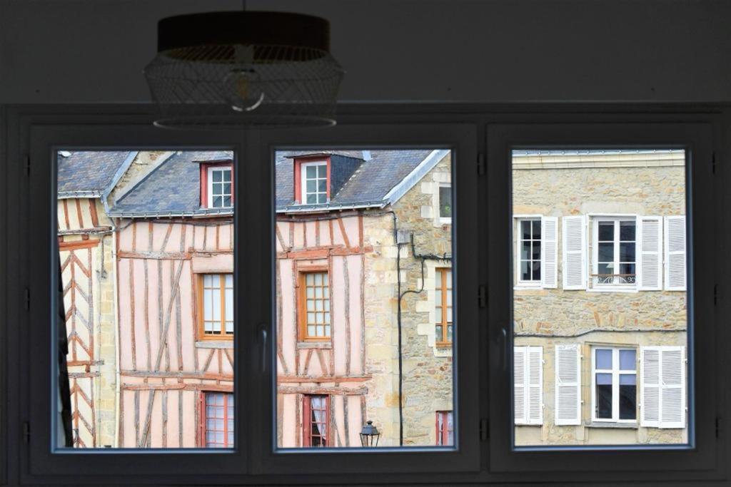 Laroche Grand Duplex Dans Le Centre Historique Avec Garage Apartment Vannes Exterior foto